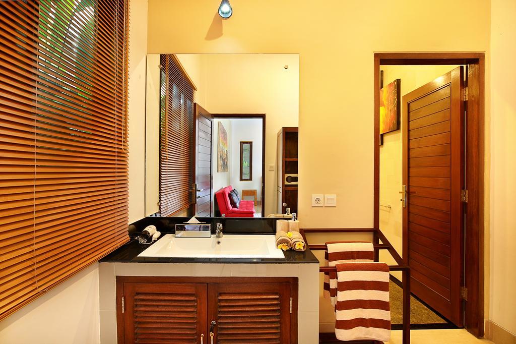 De Liza Villa Seminyak Beachside By Bali Asia Villa Exterior foto